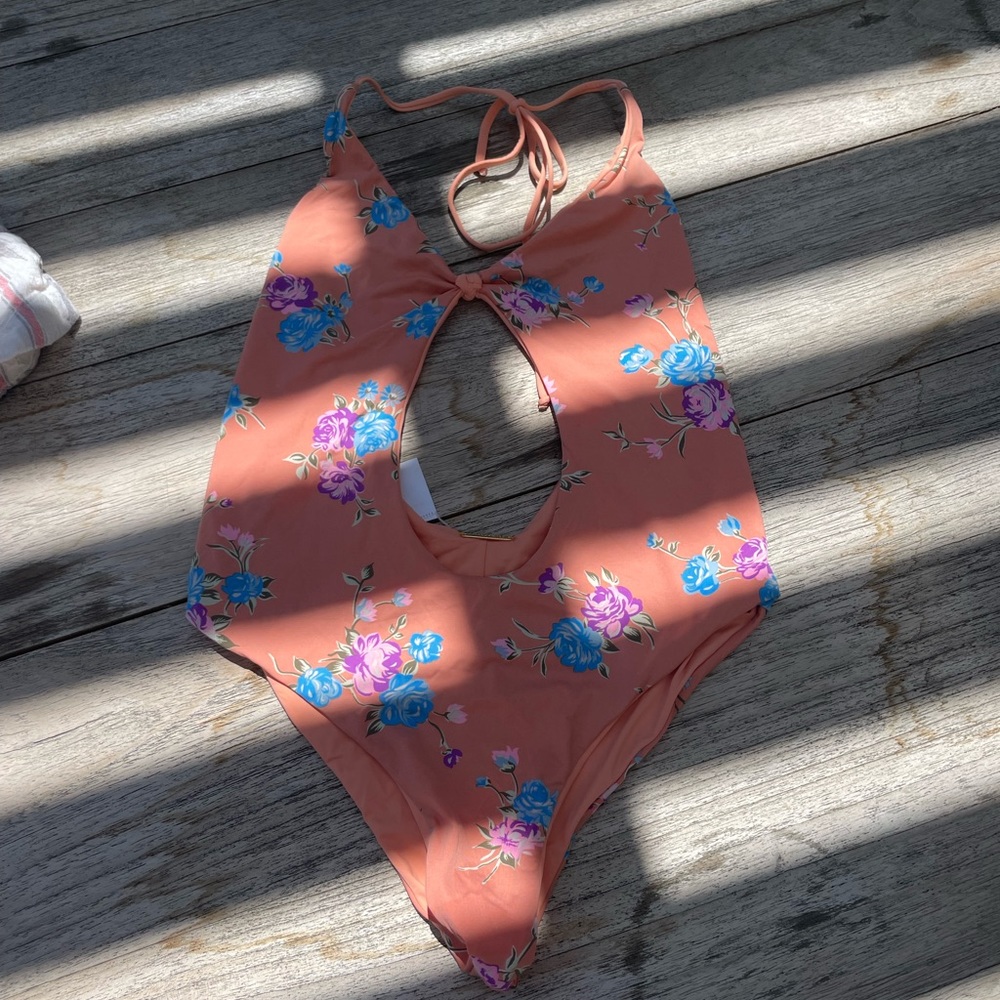 San Lorenzo Key Hole One Piece swim suit